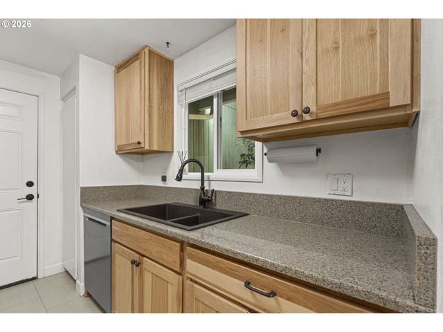 9637 Sw 51ST Ave, Portland, OR 97219