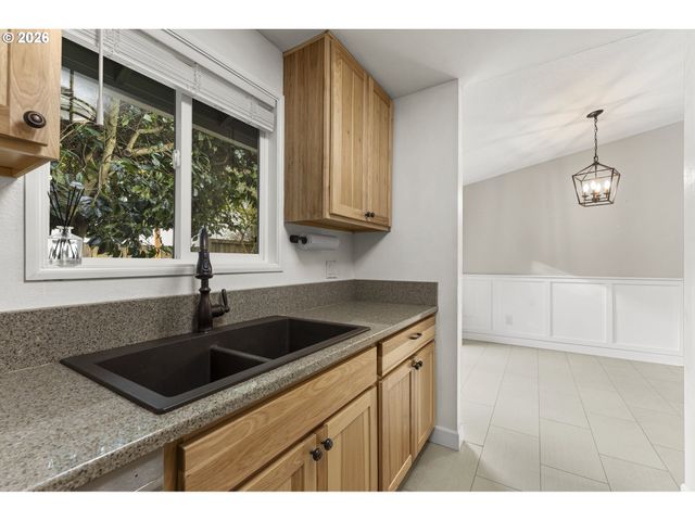 9637 Sw 51ST Ave, Portland, OR 97219