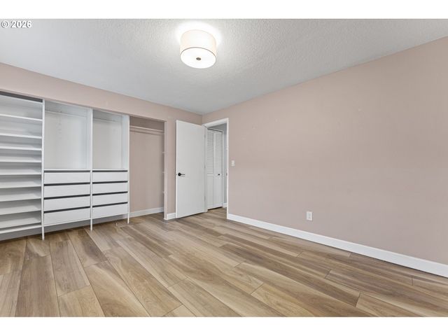 9637 Sw 51ST Ave, Portland, OR 97219