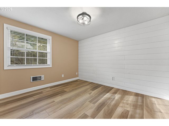 9637 Sw 51ST Ave, Portland, OR 97219