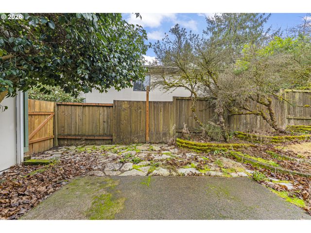 9637 Sw 51ST Ave, Portland, OR 97219