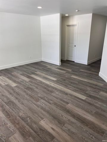 303 E North Street, Winslow, IN 47598