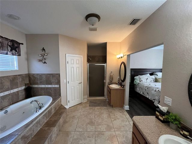 35400 LAKE RAY DRIVE, Dade City, FL 33525