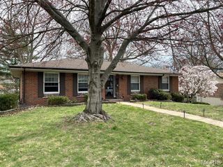 508 Rosewood Drive, Belleville, IL 62223