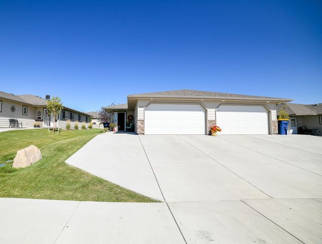 4605 13th Avenue S, Great Falls, MT 59405 property photo