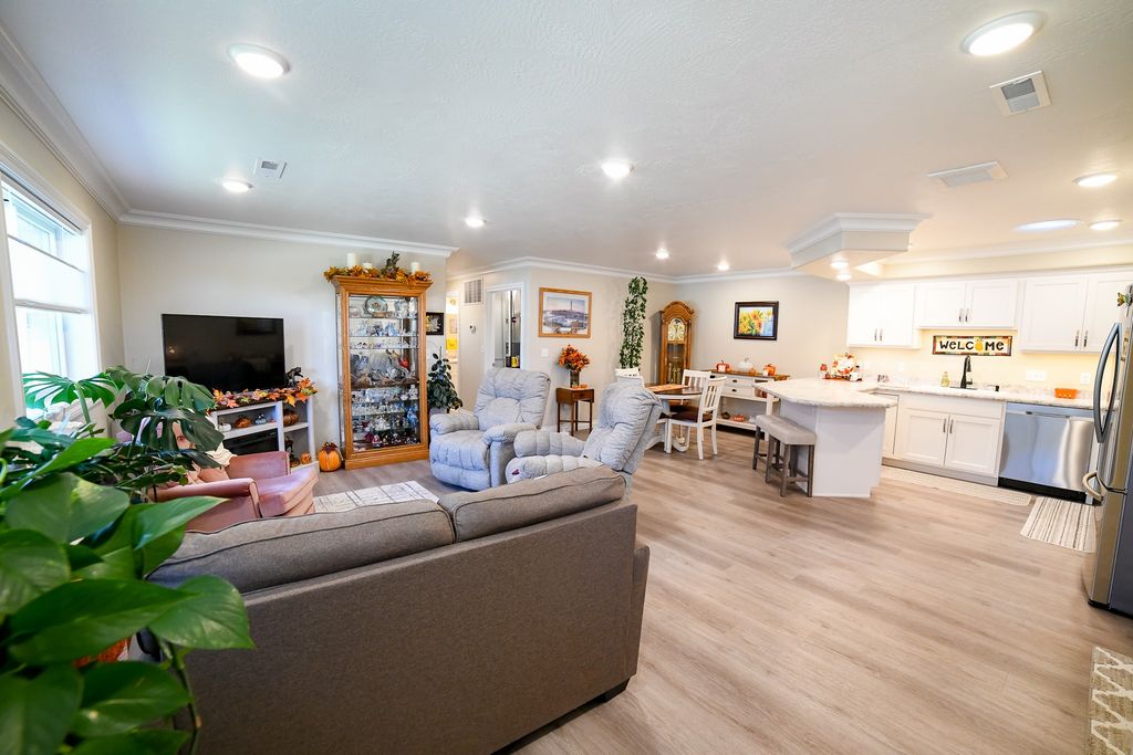 4605 13th Avenue S, Great Falls, MT 59405 photo 2