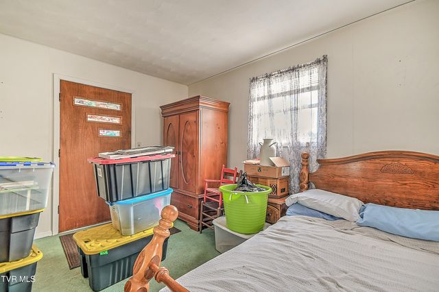 202 Timber Ridge Lane, Gate City, VA 24251