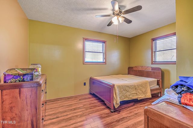 202 Timber Ridge Lane, Gate City, VA 24251