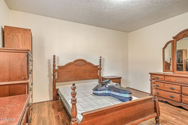 202 Timber Ridge Lane, Gate City, VA 24251