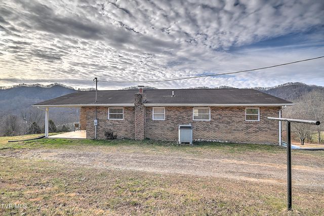 202 Timber Ridge Lane, Gate City, VA 24251