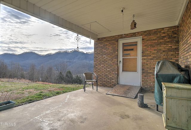 202 Timber Ridge Lane, Gate City, VA 24251