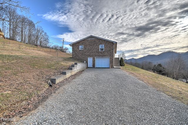 202 Timber Ridge Lane, Gate City, VA 24251