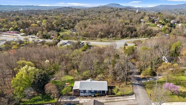 4200 Crestview Drive, Chattanooga, TN 37415