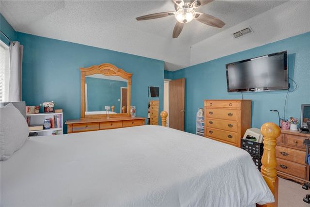 3333 Halfpenny St, Corpus Christi, TX 78414
