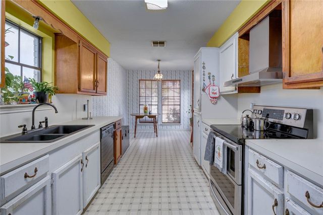 3333 Halfpenny St, Corpus Christi, TX 78414
