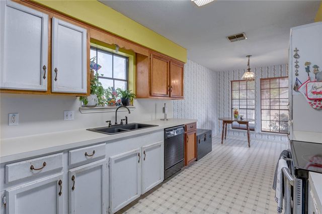 3333 Halfpenny St, Corpus Christi, TX 78414