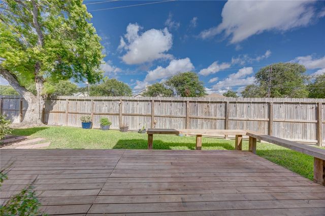 3333 Halfpenny St, Corpus Christi, TX 78414