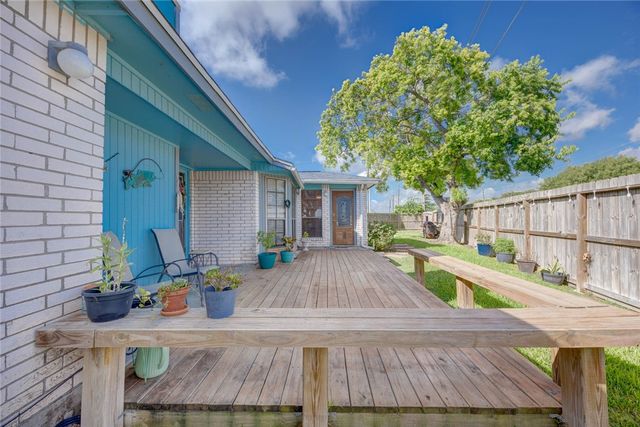3333 Halfpenny St, Corpus Christi, TX 78414