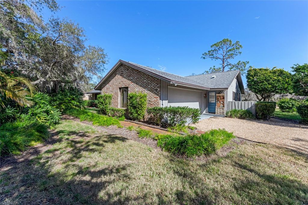 Image 13 of property listing at 507 BOXWOOD LANE, New Smyrna Beach, FL 32168