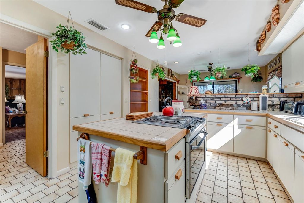 Image 26 of property listing at 507 BOXWOOD LANE, New Smyrna Beach, FL 32168
