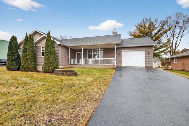 218 Kilbourn Street, Horicon, WI 53032