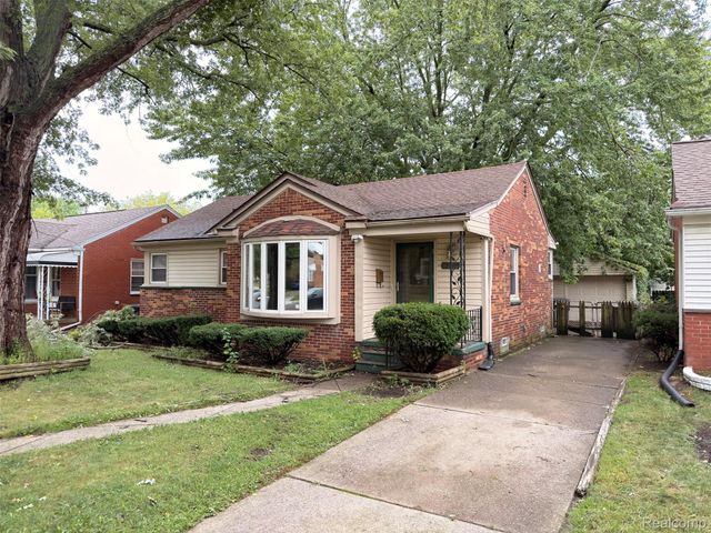 8255 W Parkway Street, Detroit, MI 48239