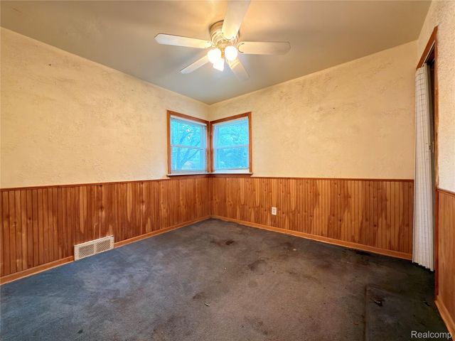 8255 W Parkway Street, Detroit, MI 48239