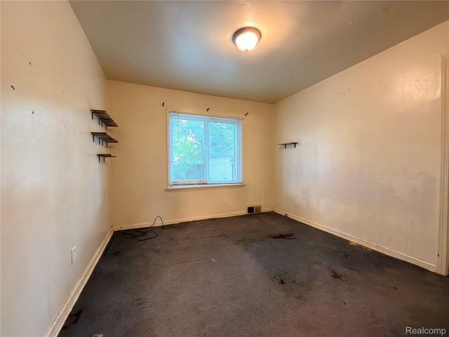 8255 W Parkway Street, Detroit, MI 48239