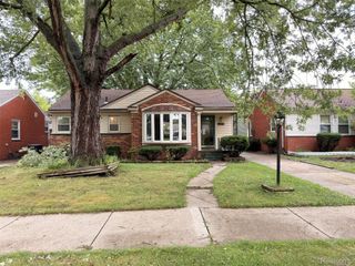8255 W Parkway Street, Detroit, MI 48239