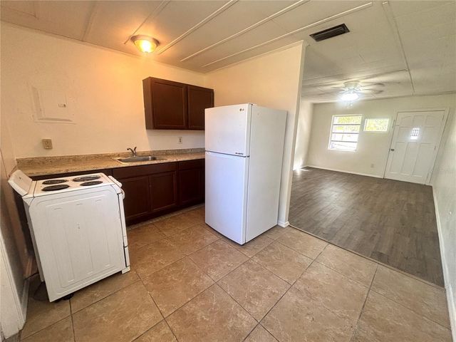 842 LAKE AVENUE, Clermont, FL 34711