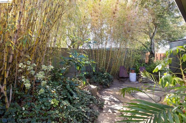 22 Kensington Ct, Kensington, CA 94707