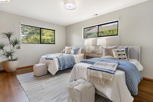 22 Kensington Ct, Kensington, CA 94707