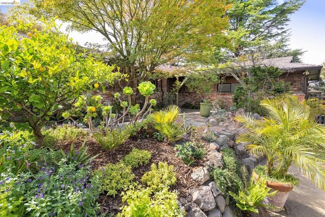 22 Kensington Ct, Kensington, CA 94707
