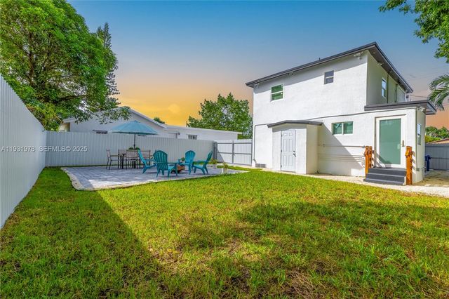 2242 NW 64th St, Miami, FL 33147