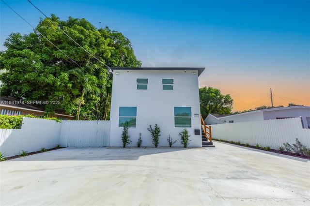 2242 NW 64th St, Miami, FL 33147