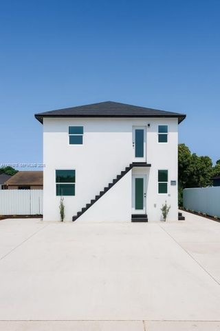 2242 NW 64th St, Miami, FL 33147