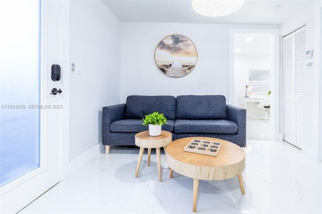 2242 NW 64th St, Miami, FL 33147