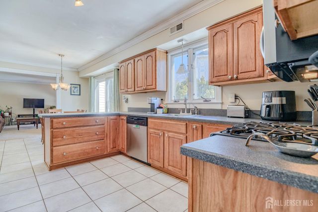 11 Shady Glen Drive, North Brunswick, NJ 08902