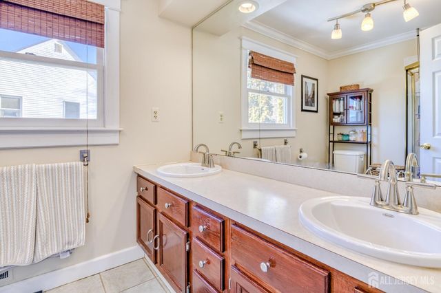 11 Shady Glen Drive, North Brunswick, NJ 08902