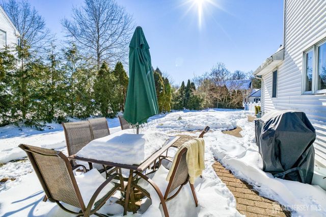 11 Shady Glen Drive, North Brunswick, NJ 08902