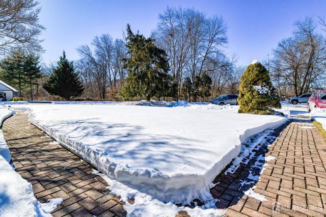 11 Shady Glen Drive, North Brunswick, NJ 08902