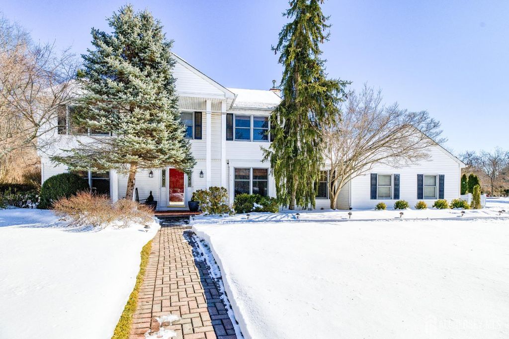 11 Shady Glen Drive, North Brunswick, NJ 08902