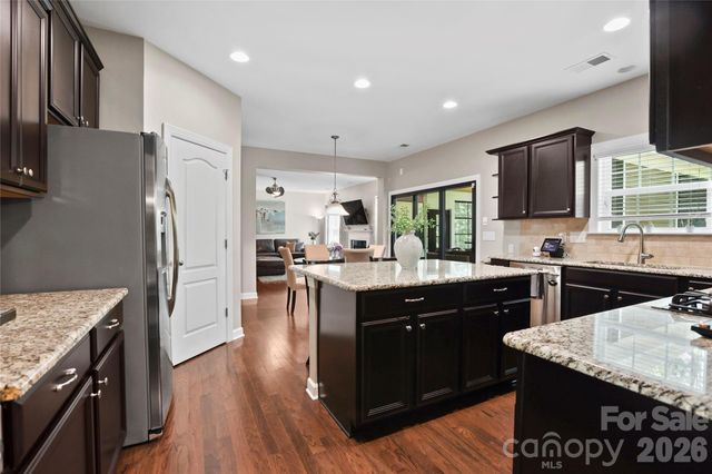 2412 Hamlet Court, Matthews, NC 28105