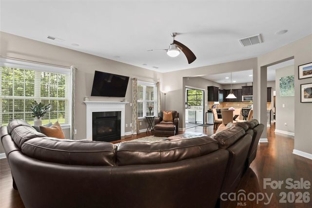 2412 Hamlet Court, Matthews, NC 28105