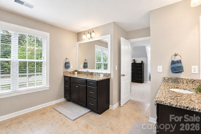 2412 Hamlet Court, Matthews, NC 28105