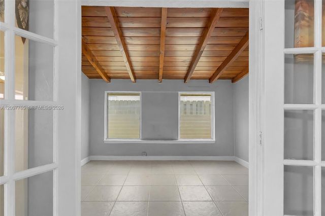 921 N 31st Ct, Hollywood, FL 33021