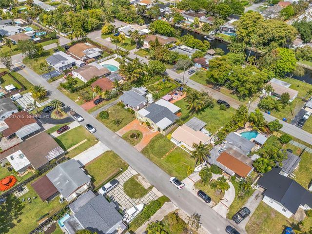 921 N 31st Ct, Hollywood, FL 33021