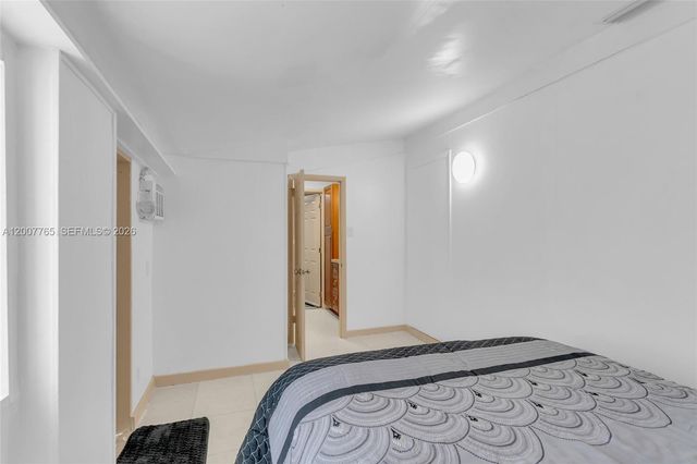 921 N 31st Ct, Hollywood, FL 33021