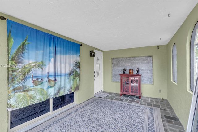 921 N 31st Ct, Hollywood, FL 33021