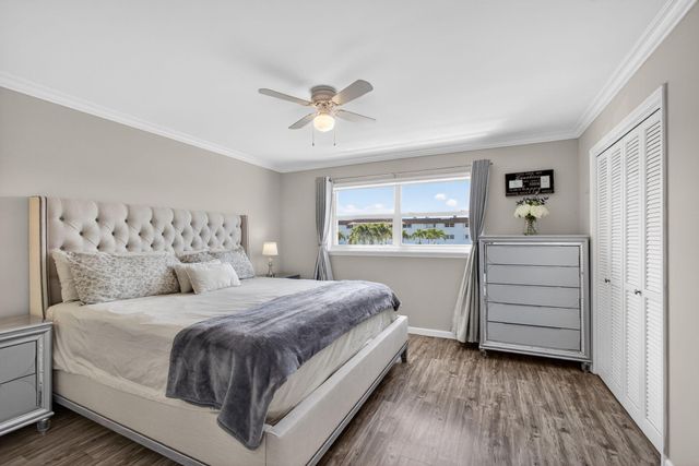 111 Shore Court 205, North Palm Beach, FL 33408